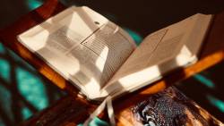 সুরা আহযাবের ৩২ ও ৩৩ নং আয়াতে কি ব্যাকরণগত ভুল আছে?